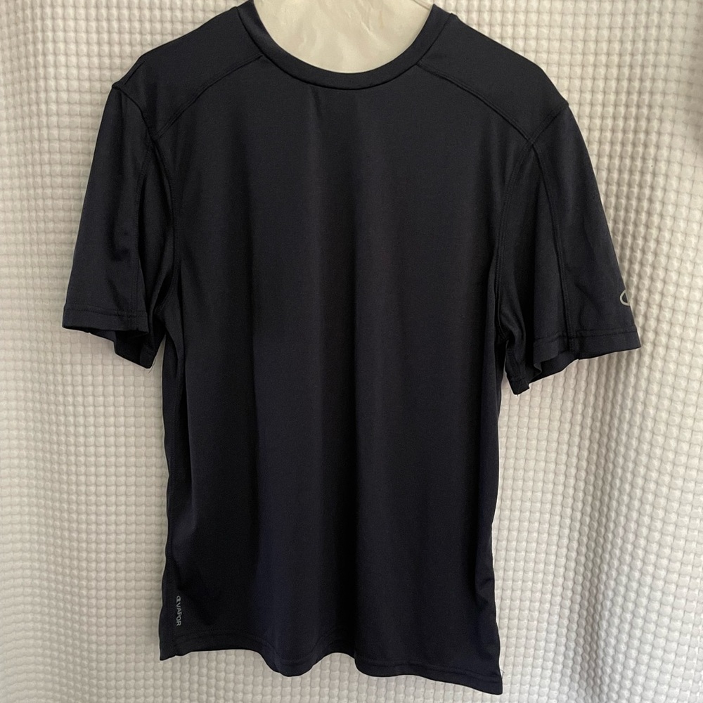 CHAMPION performance vapor men’s navy shirt. Size M.